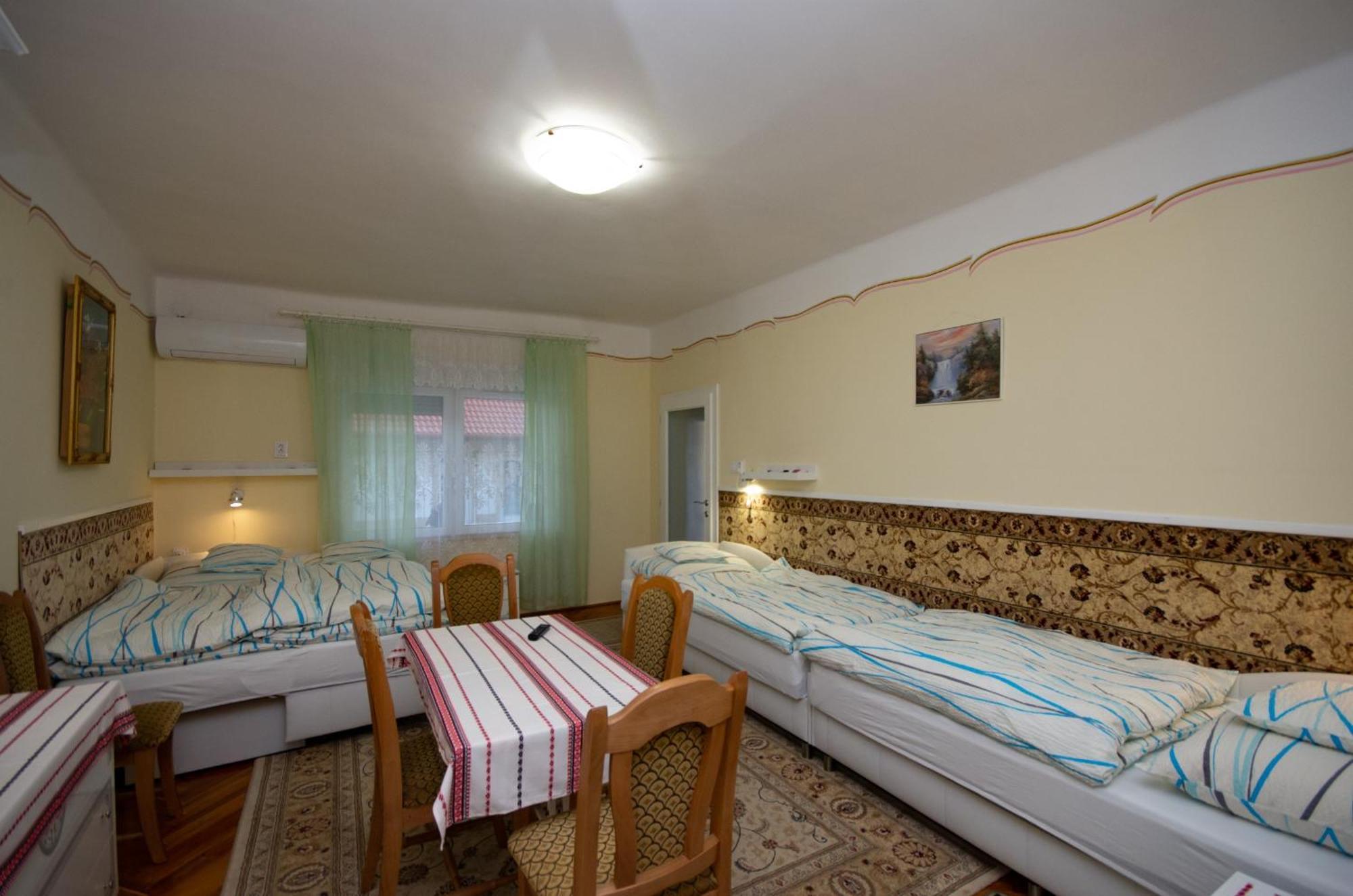 Amalia Apartman Gyula Εξωτερικό φωτογραφία
