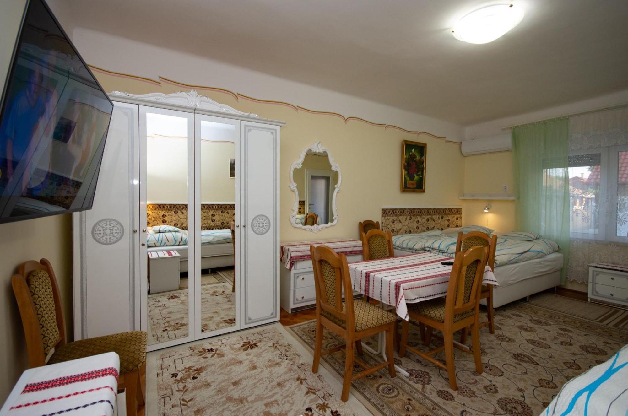Amalia Apartman Gyula Εξωτερικό φωτογραφία