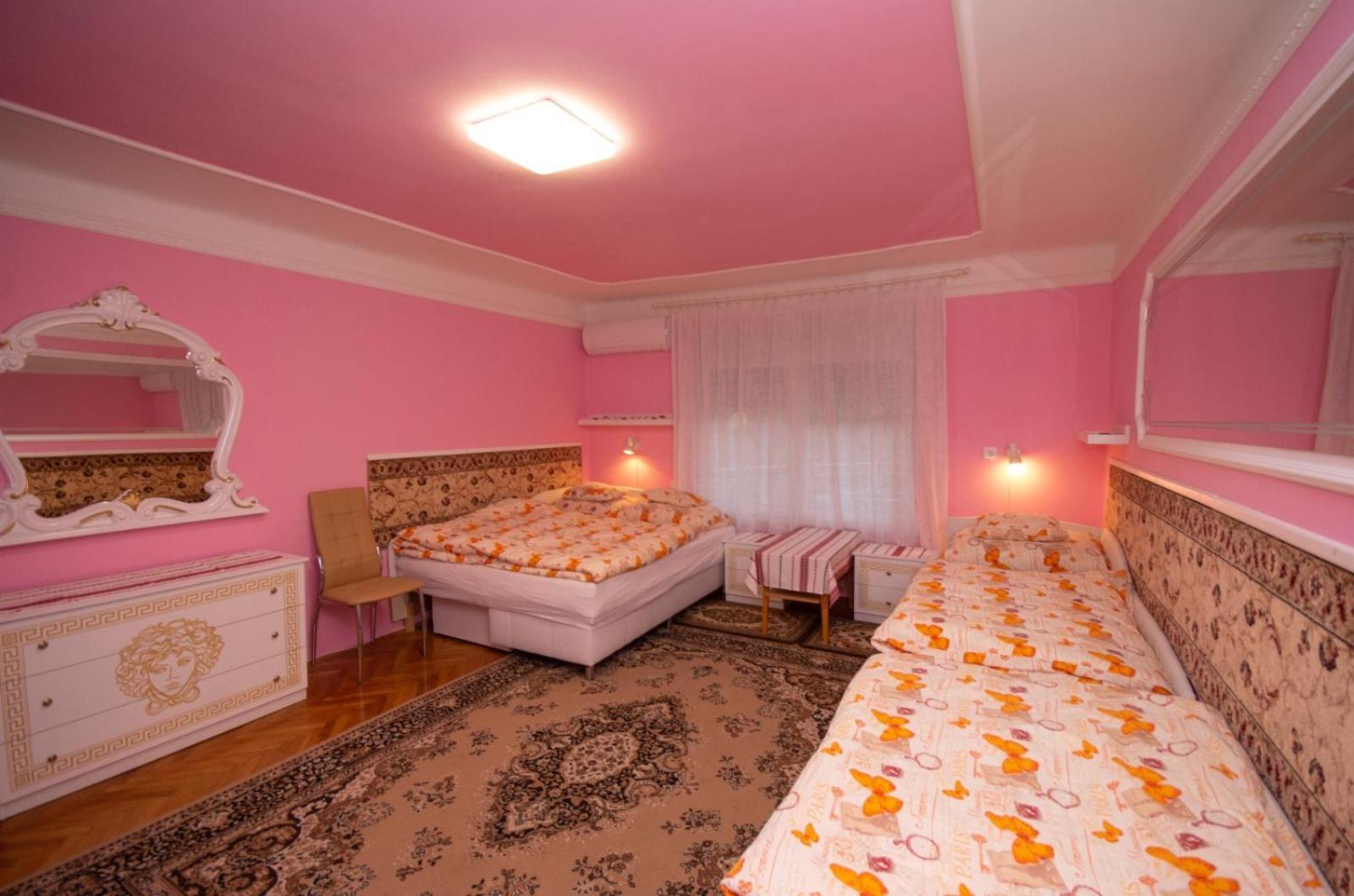Amalia Apartman Gyula Εξωτερικό φωτογραφία