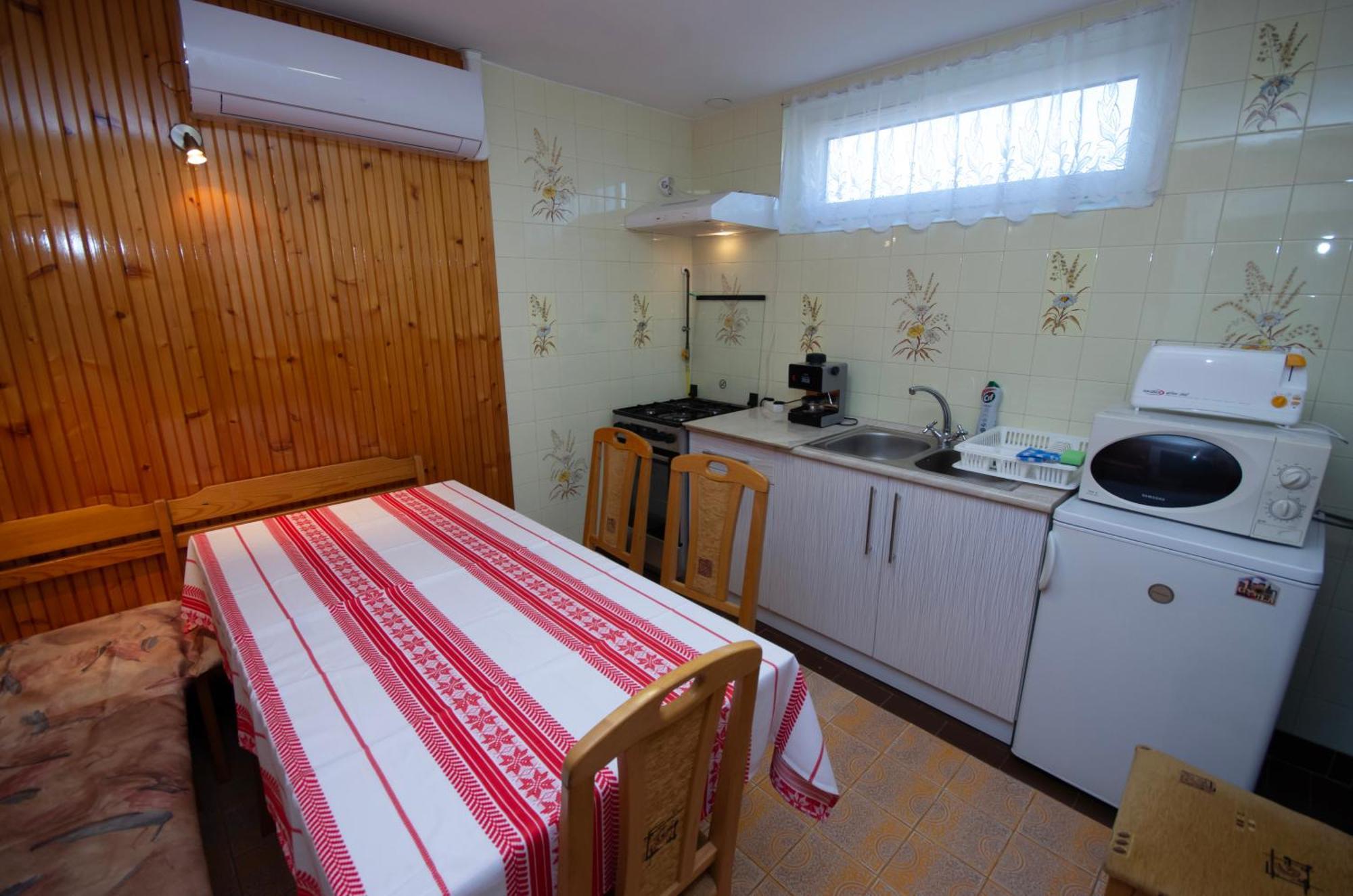 Amalia Apartman Gyula Εξωτερικό φωτογραφία