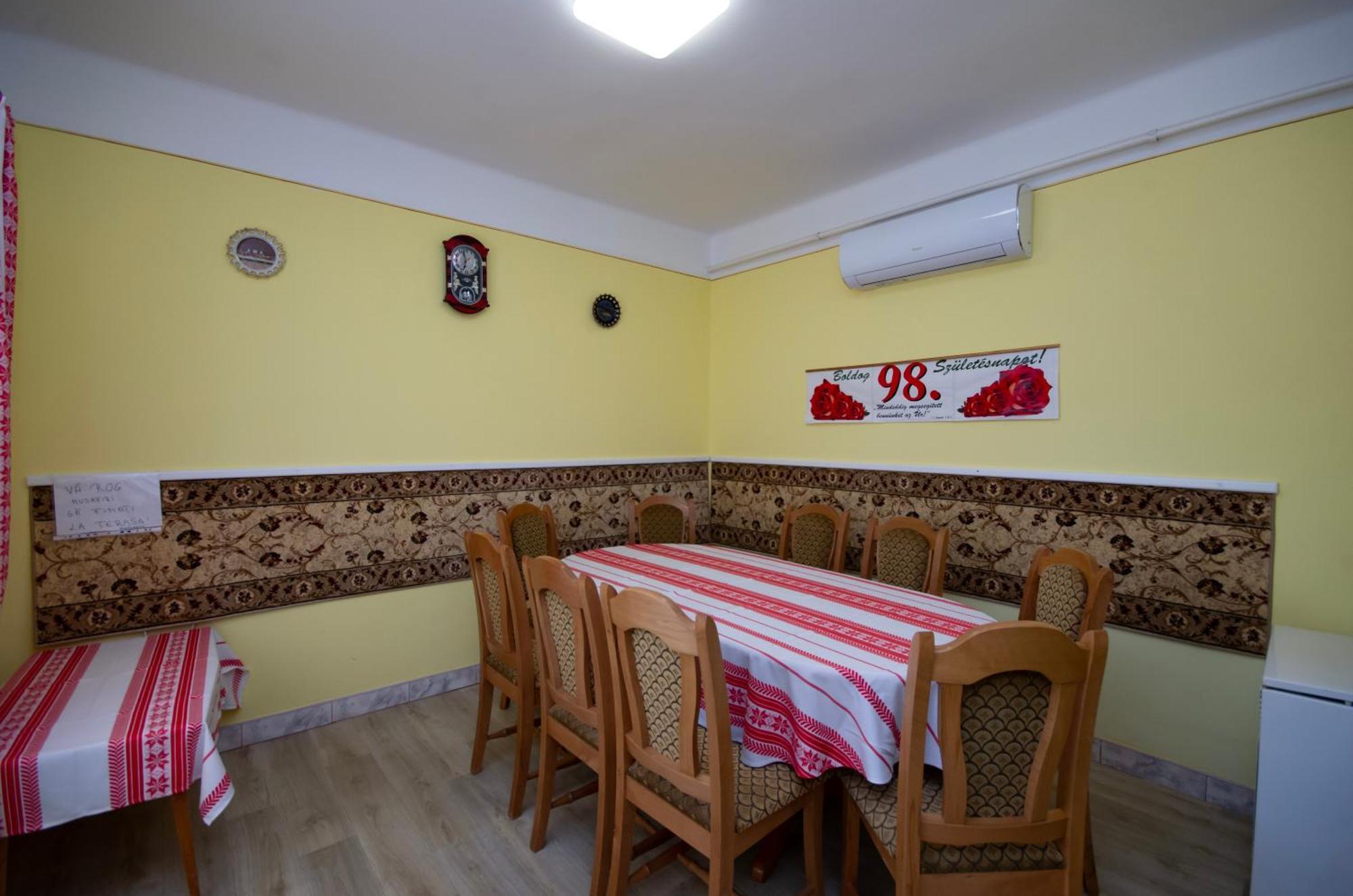 Amalia Apartman Gyula Εξωτερικό φωτογραφία