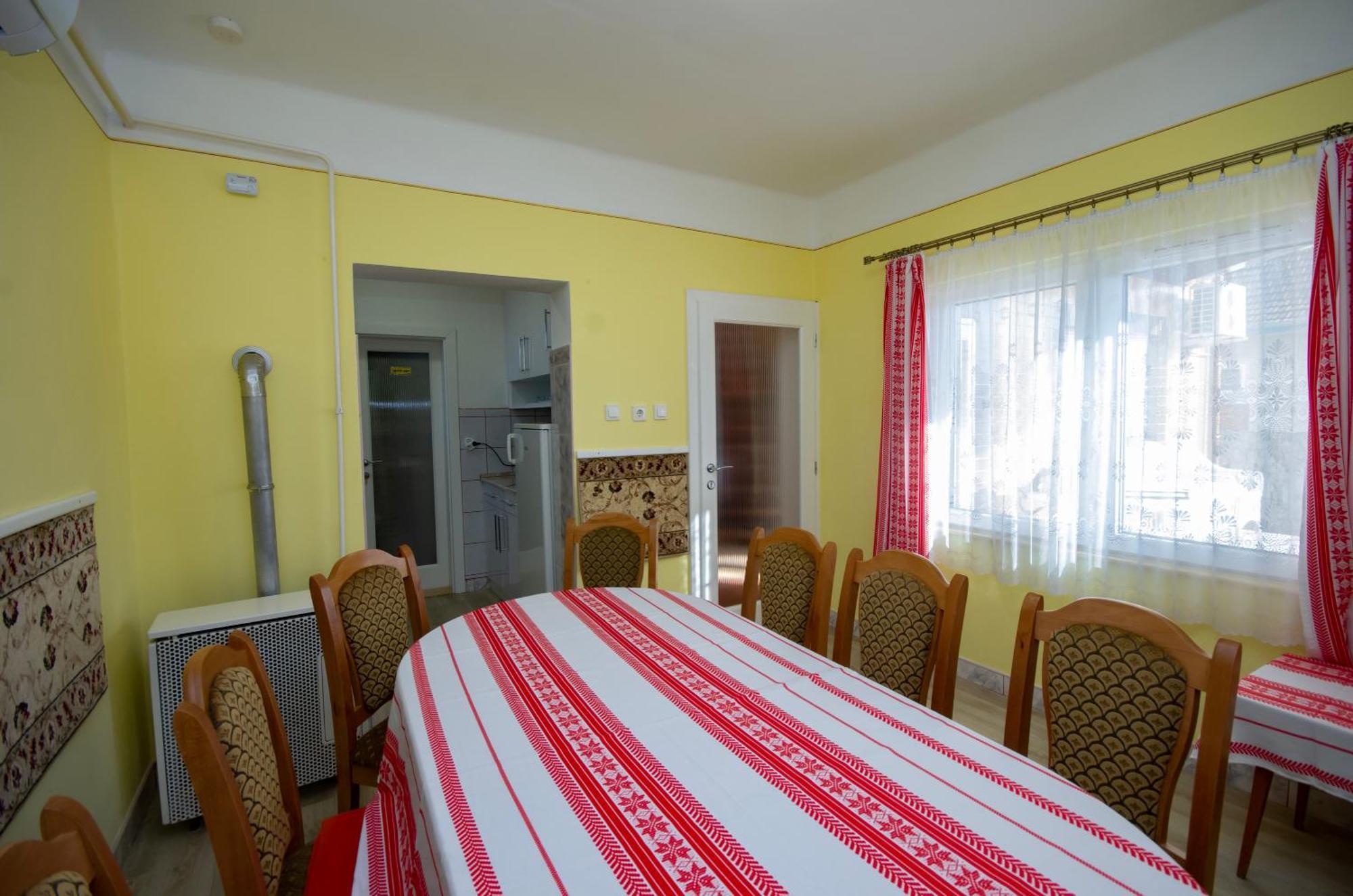 Amalia Apartman Gyula Εξωτερικό φωτογραφία