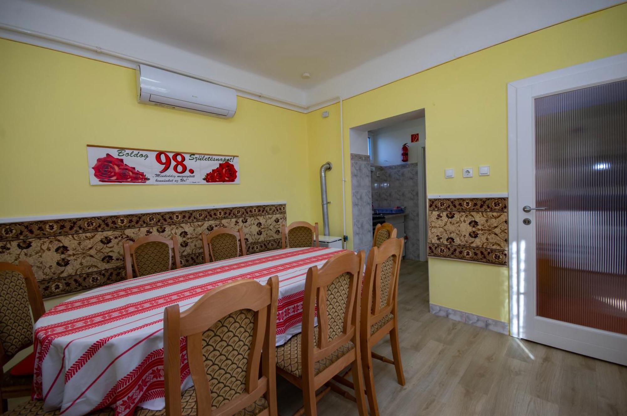 Amalia Apartman Gyula Εξωτερικό φωτογραφία
