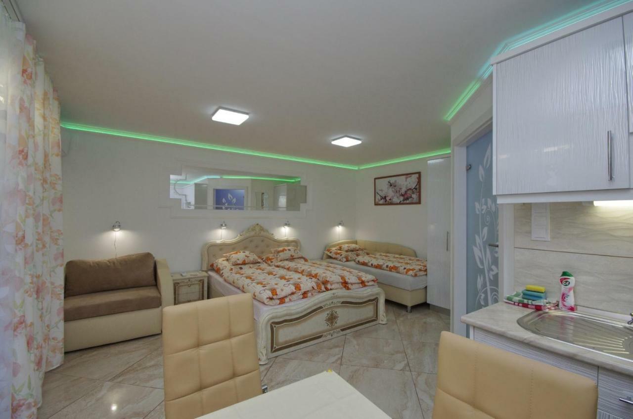 Amalia Apartman Gyula Εξωτερικό φωτογραφία