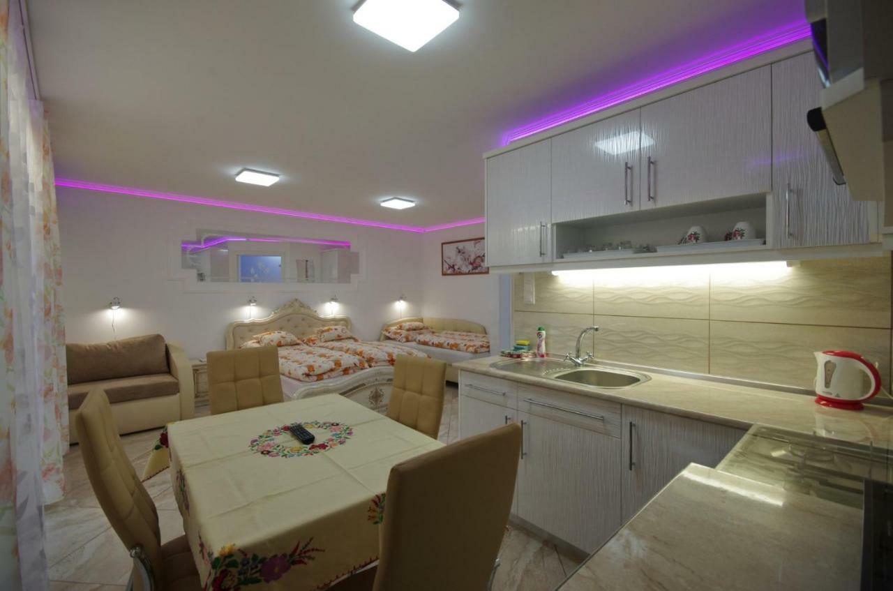 Amalia Apartman Gyula Εξωτερικό φωτογραφία